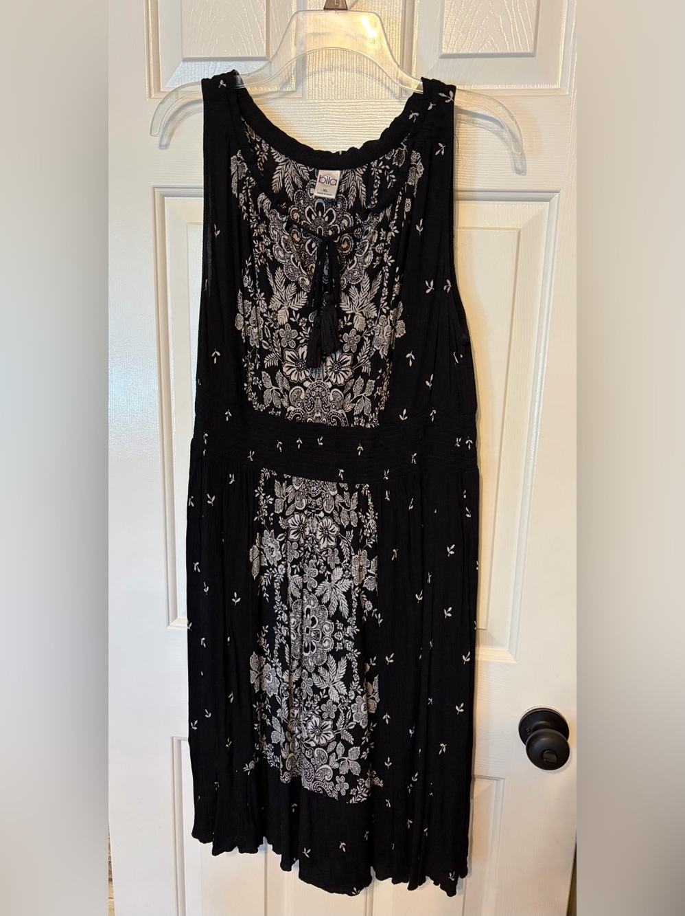 Bila Boho Black Sleeveless Midi Dress with Off-White Floral Design, Size XL 🖤🤍